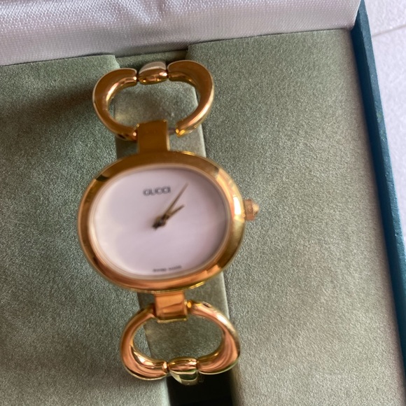 Authentic vintage Gucci watch - Picture 1 of 5